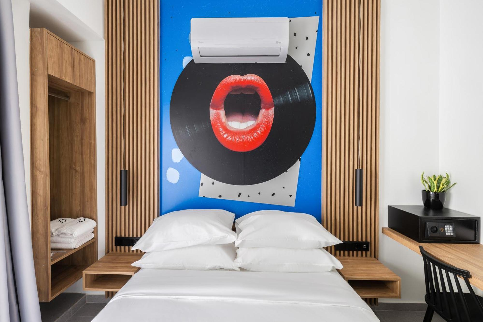 The Q Hotel Atene Esterno foto