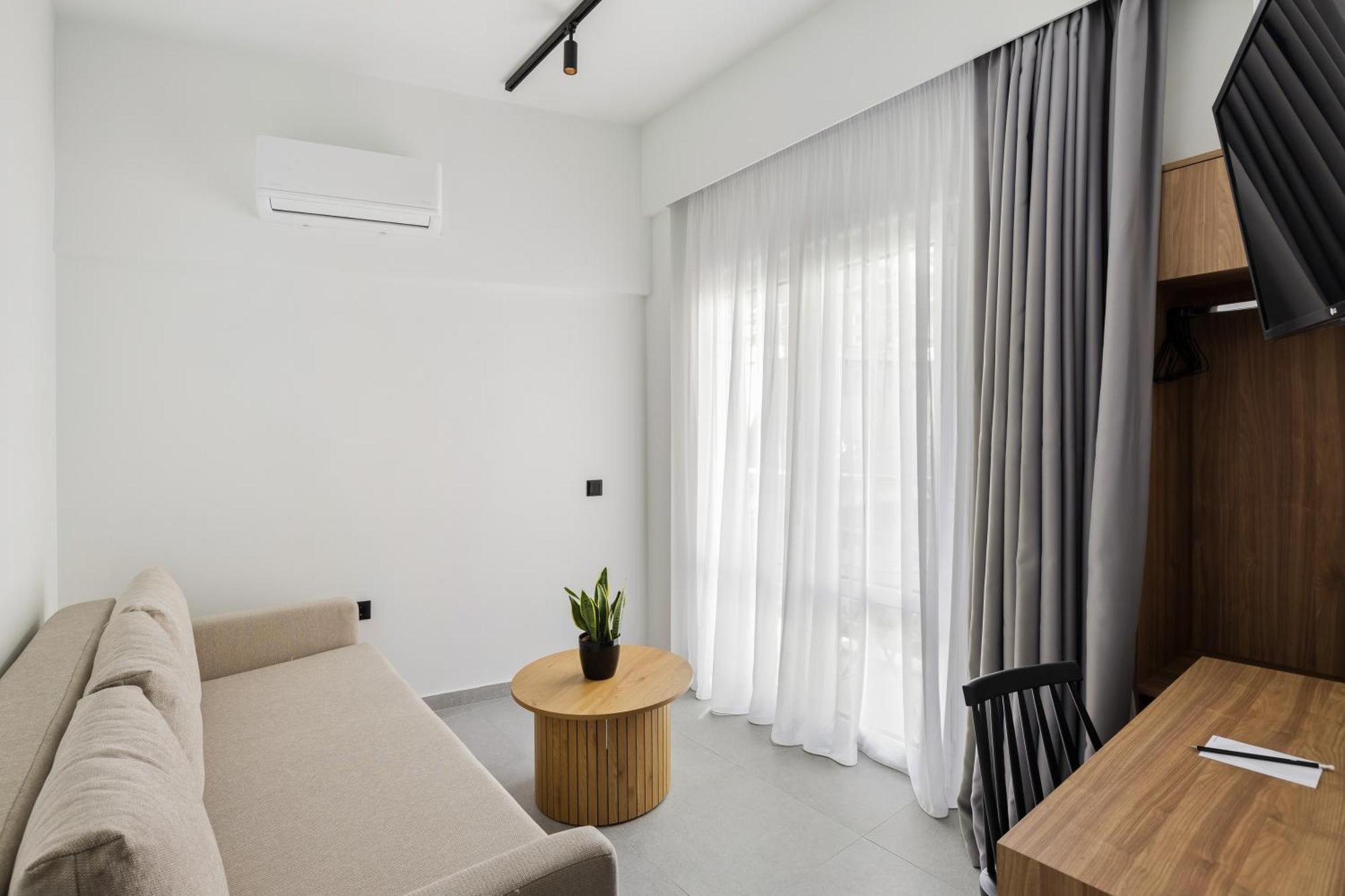 The Q Hotel Atene Esterno foto