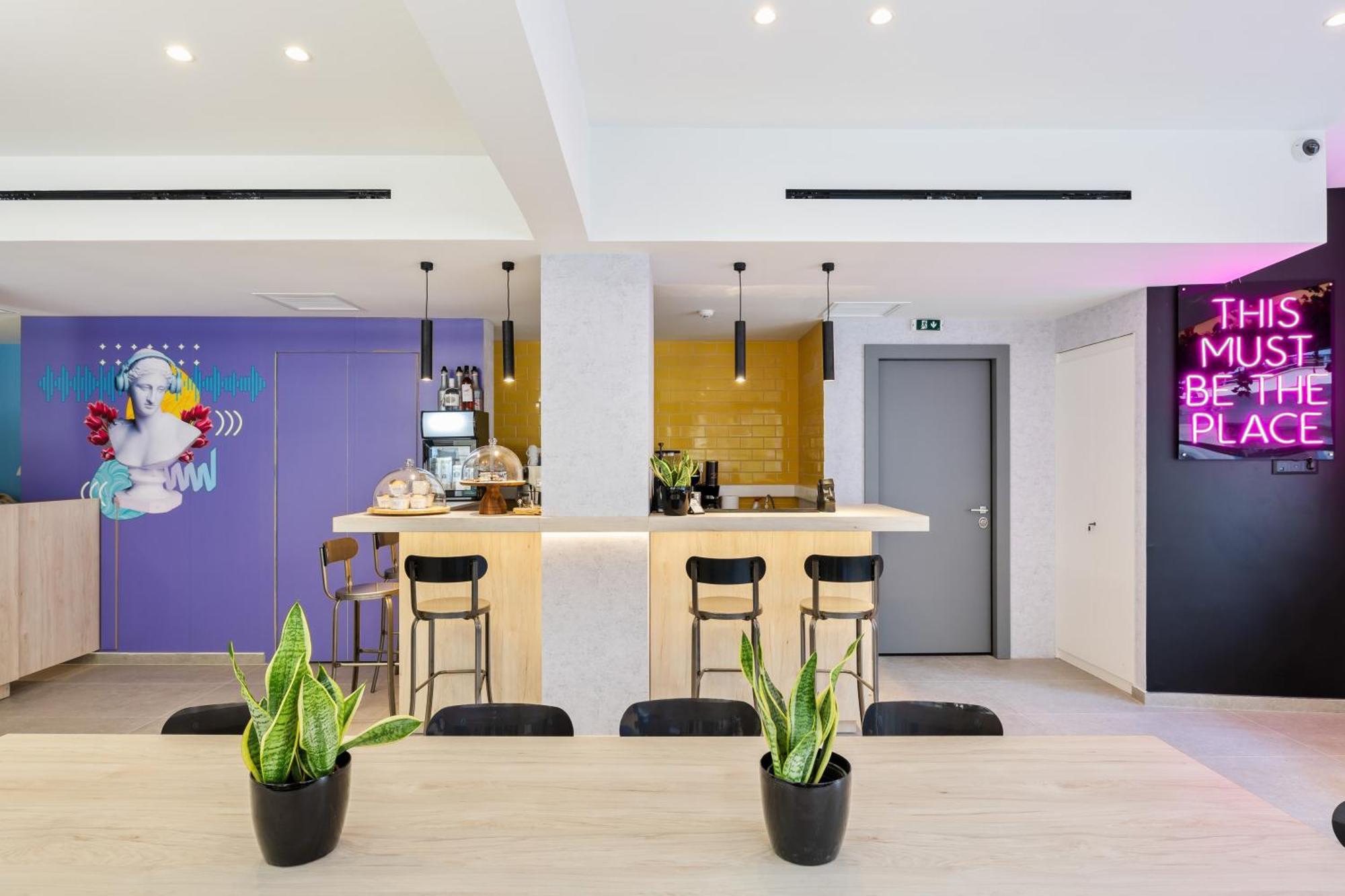 The Q Hotel Atene Esterno foto