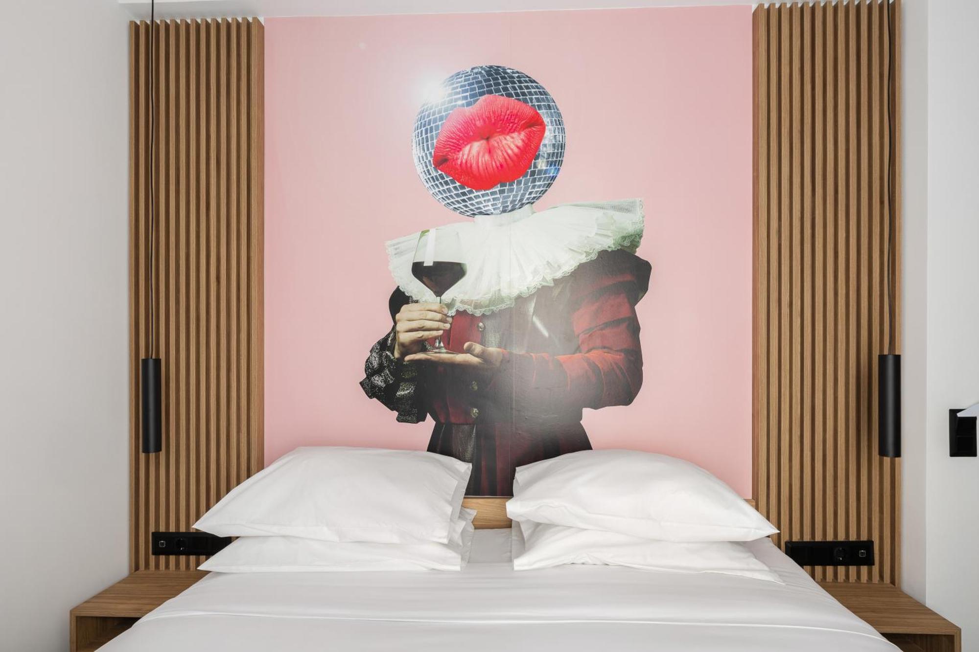 The Q Hotel Atene Esterno foto